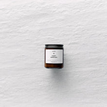 Charger l'image dans la galerie, bougie forêt enneigée